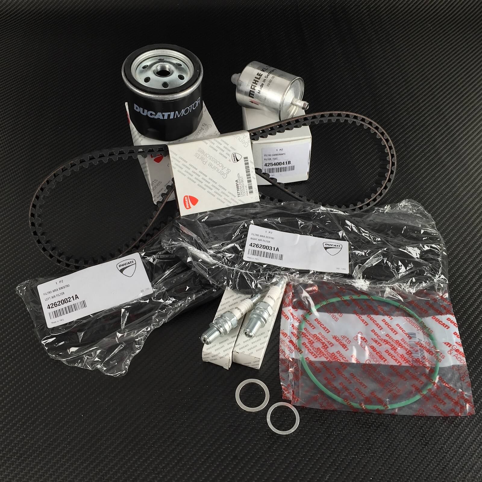 Aランク Ducati Monster 2000-2002 900のサービスキット:タイミングベルト、OEM Ducati Fuel Pump  Filter、Athena Oil Filter、NGK Spark Plugs