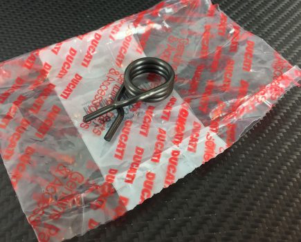 Genuine Ducati gear selector fork return spring. Ducati part-no. 79915061A repl.079913110, 079913125.