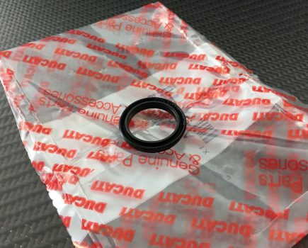 Genuine Ducati oil seal / clutch slave cylinder gasket. Ducati part-no. 93040091A.