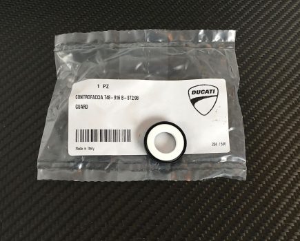 Genuine Ducati mechanical seal; waterpump crankcase cover side. Ducati part-no. 93050021A.